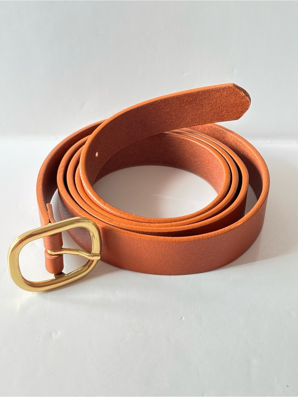 Classic light brown Leather Belt in with Gold Buckle
